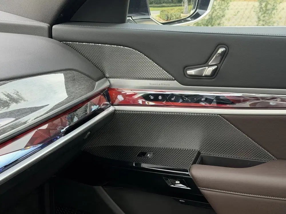 BMW i7 xDrive 60 uit 2022, foto 11