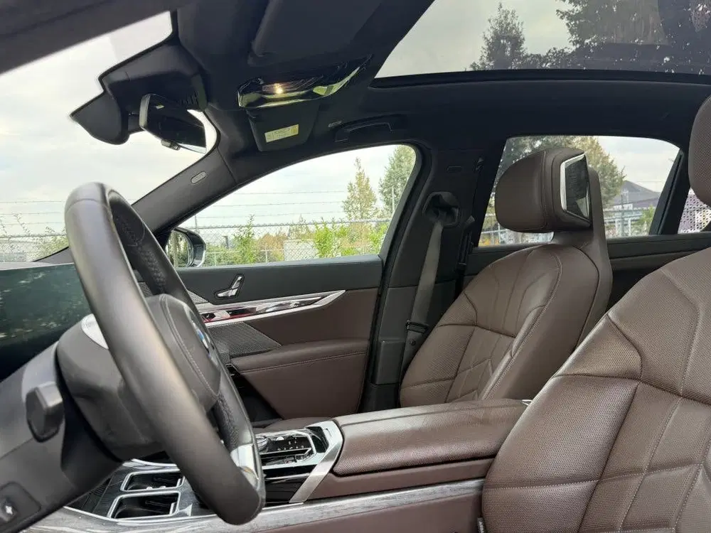 BMW i7 xDrive 60 uit 2022, foto 14