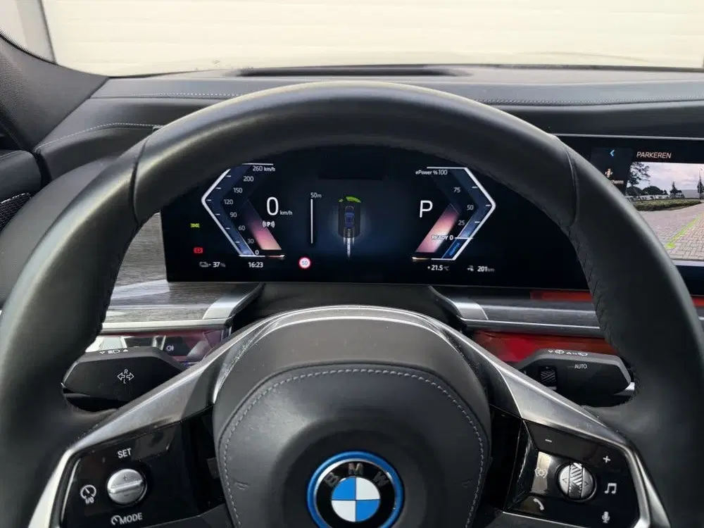 BMW i7 xDrive 60 uit 2022, foto 9