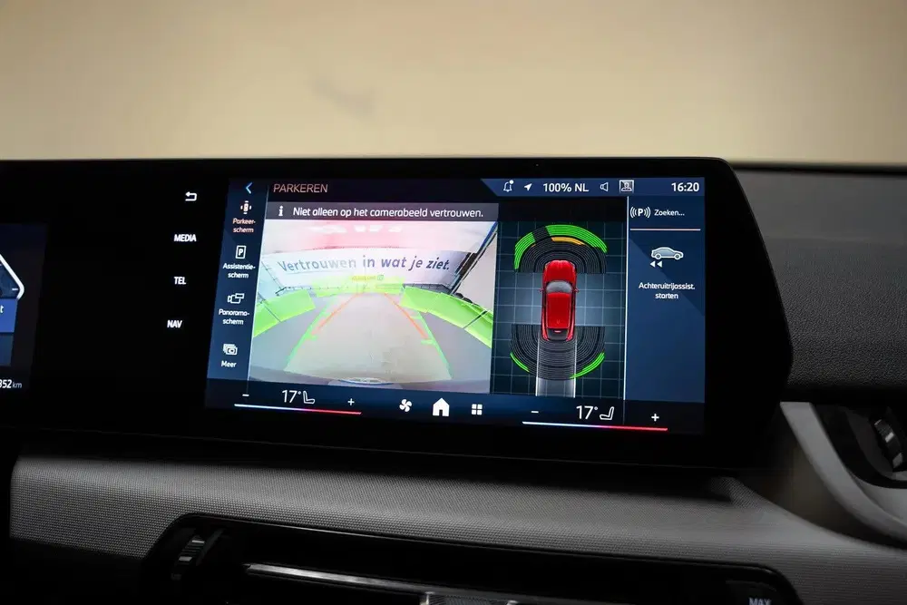 BMW iX2 xDrive30 67 kWh [ SoH 97 uit 2024, foto 7
