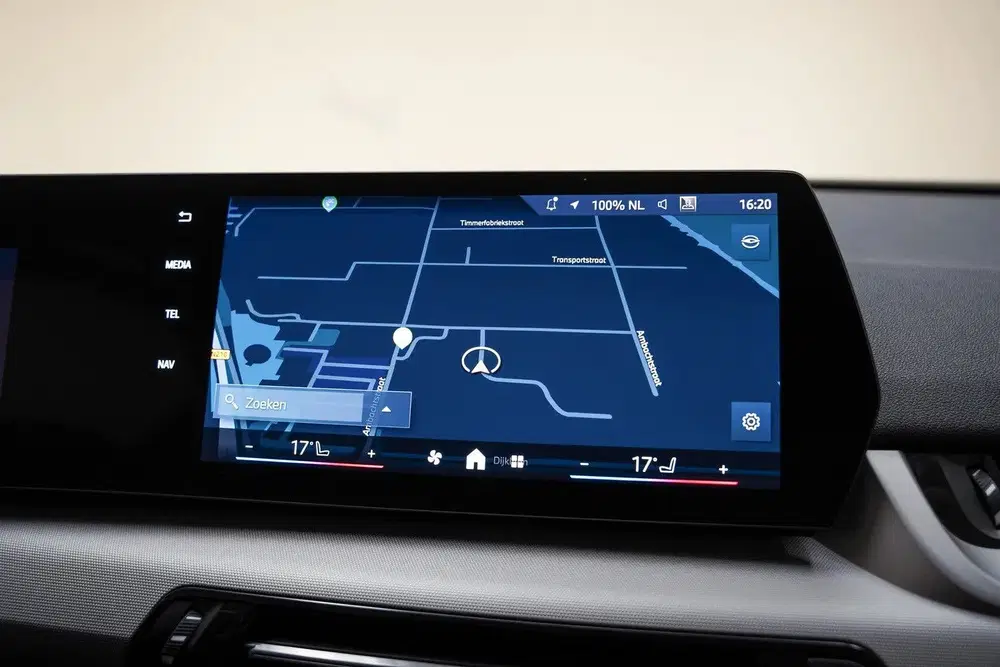 BMW iX2 xDrive30 67 kWh [ SoH 97 uit 2024, foto 8