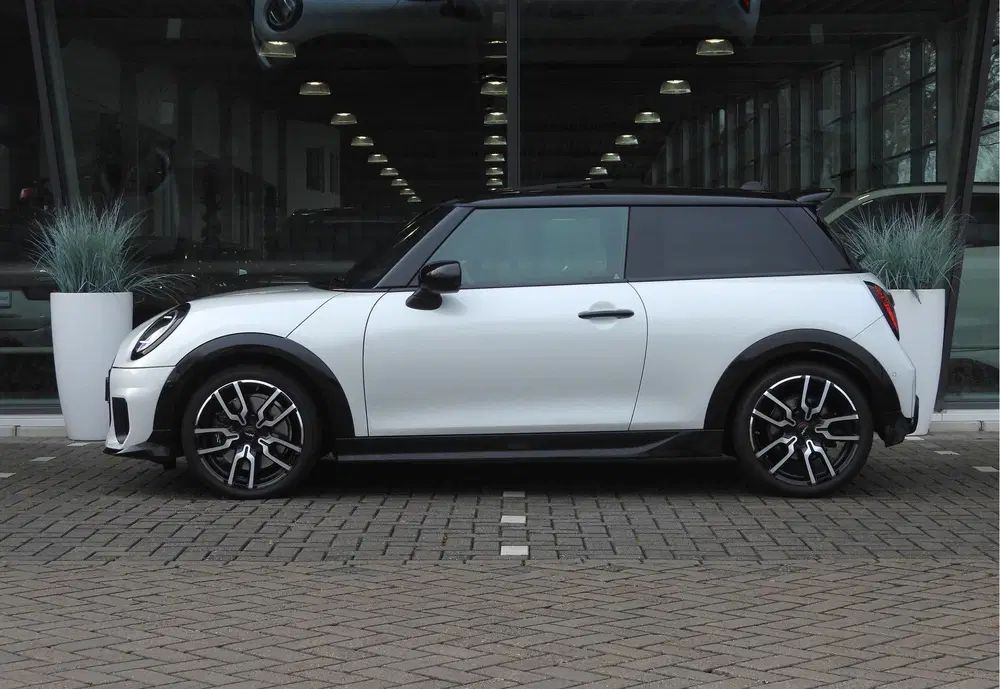 Mini Hatchback Cooper S Automaat uit 2024, foto 13