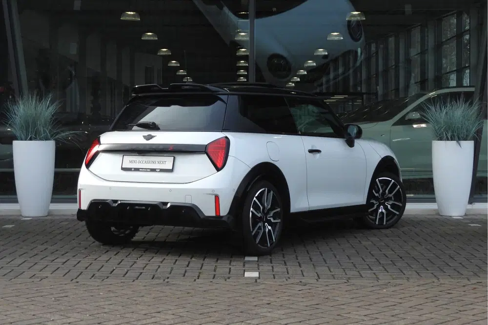 Mini Hatchback Cooper S Automaat uit 2024, foto 15