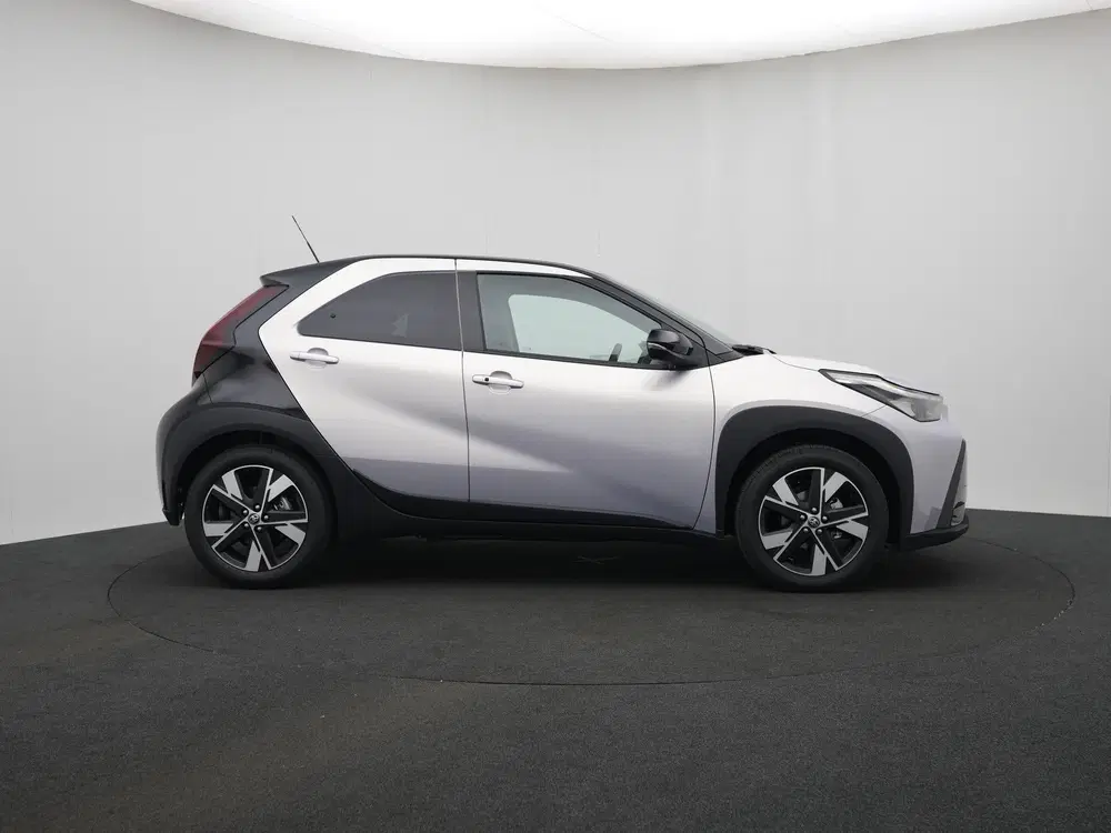 Toyota Aygo X Hybrid 115 pulse uit 2026, foto 11