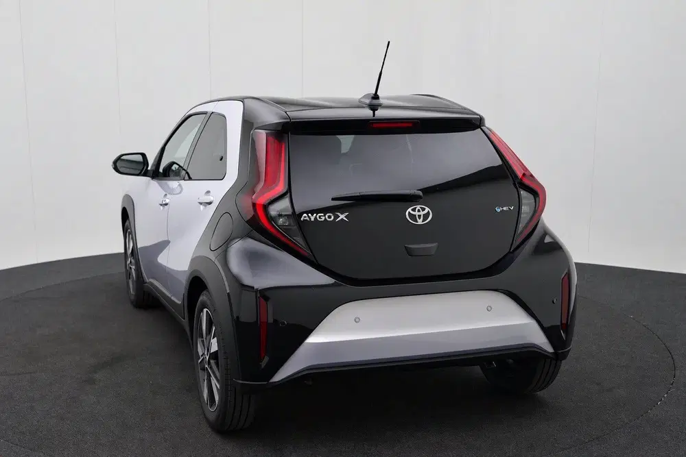 Toyota Aygo X Hybrid 115 pulse uit 2026, foto 12