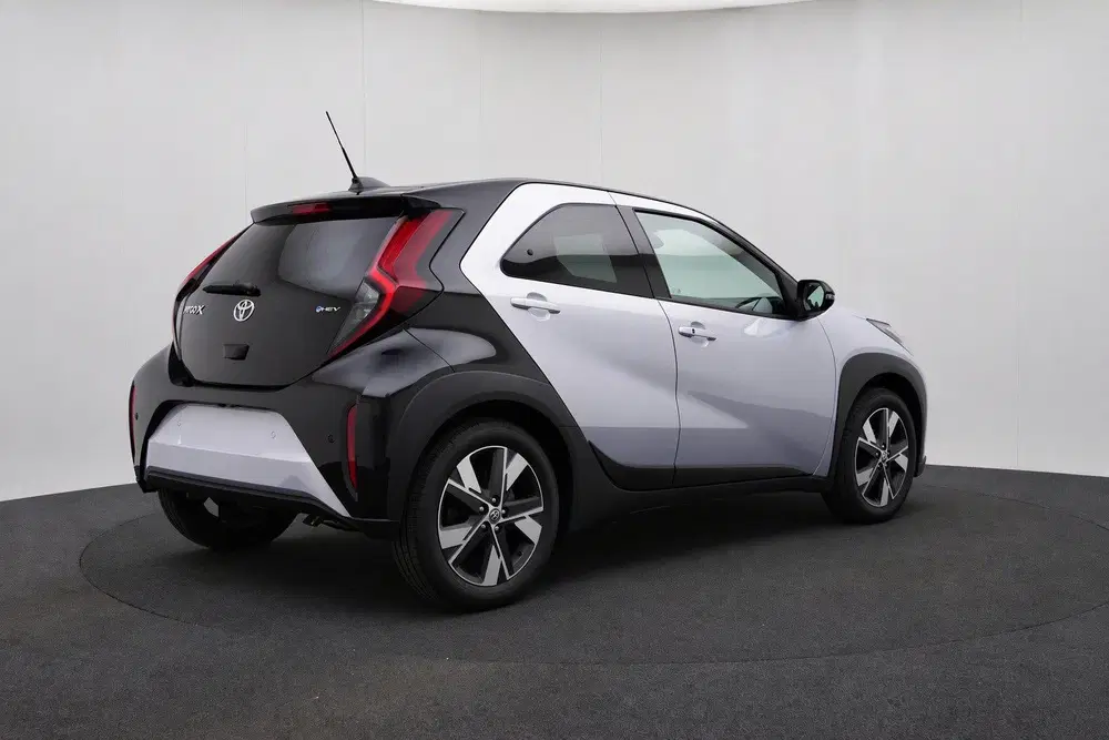 Toyota Aygo X Hybrid 115 pulse uit 2026, foto 2