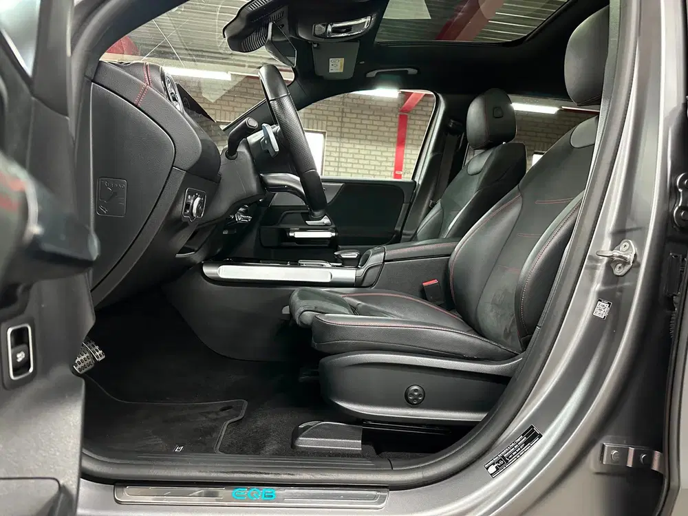 Mercedes-Benz EQB 4MATIC AMG Line 7pers uit 2022, foto 12