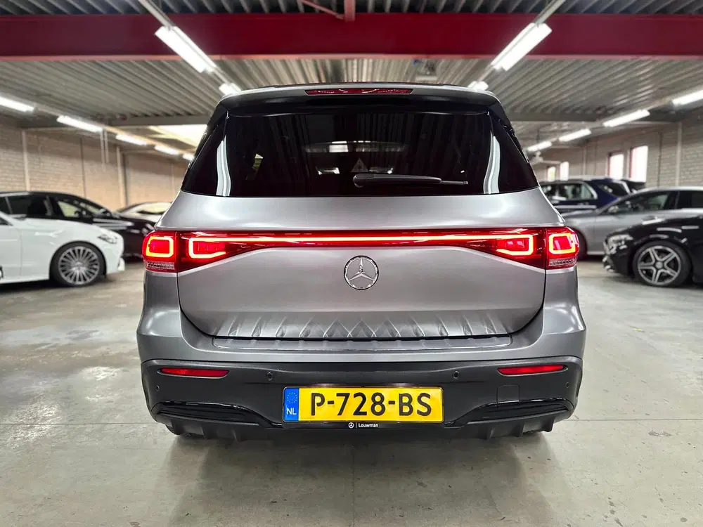 Mercedes-Benz EQB 4MATIC AMG Line 7pers uit 2022, foto 4
