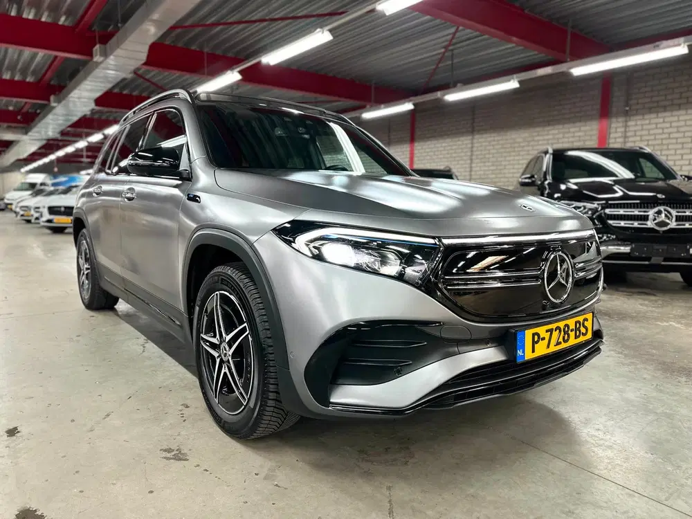 Mercedes-Benz EQB 4MATIC AMG Line 7pers uit 2022, foto 7
