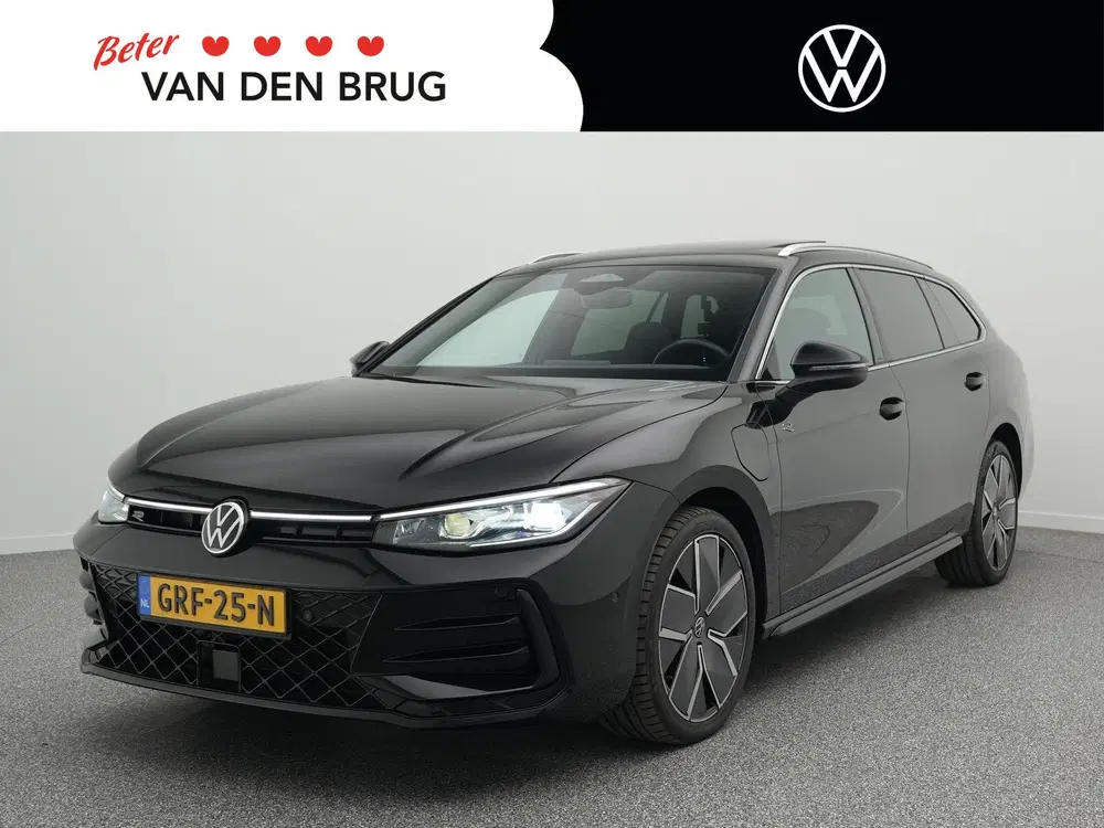 Volkswagen Passat R-Line Edition 1.5 eHybrid 204 PK uit 2024