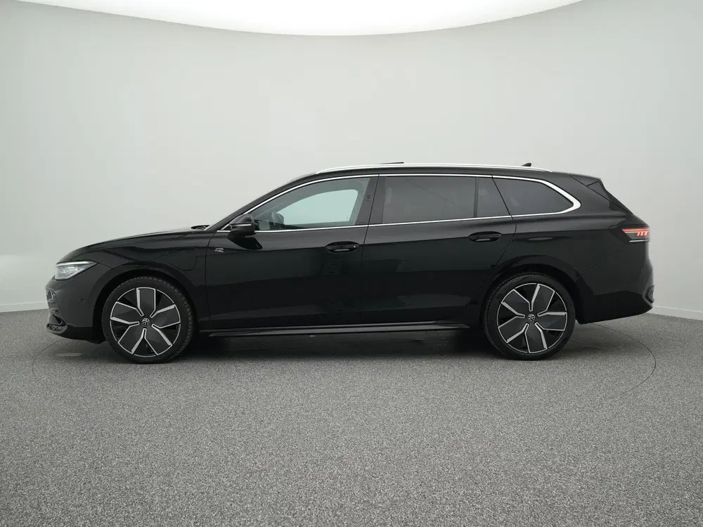 Volkswagen Passat R-Line Edition 1.5 eHybrid 204 PK uit 2024, foto 12