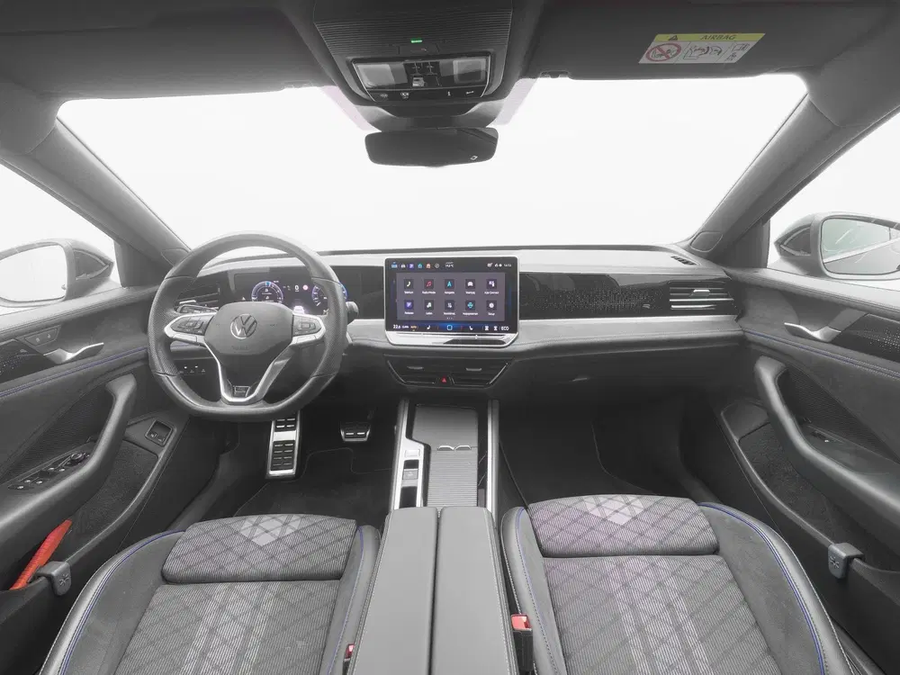 Volkswagen Passat R-Line Edition 1.5 eHybrid 204 PK uit 2024, foto 3