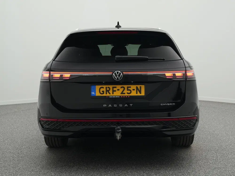 Volkswagen Passat R-Line Edition 1.5 eHybrid 204 PK uit 2024, foto 6