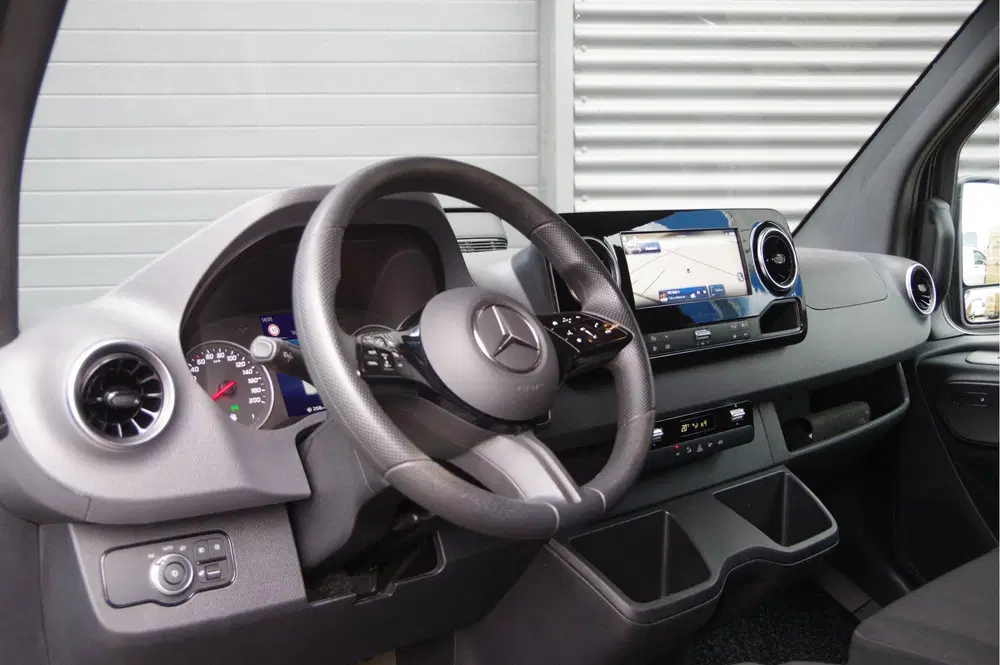 Mercedes-Benz Sprinter 317 1.9 CDI L2H2 3-ZITS uit 2024, foto 3