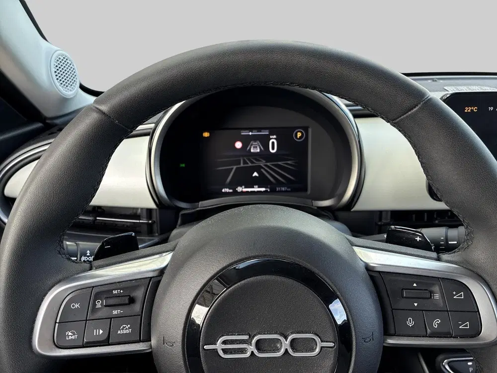 Fiat 600 1.2 Hybrid Turbo Charged 110pk Aut La Prim uit 2025, foto 13