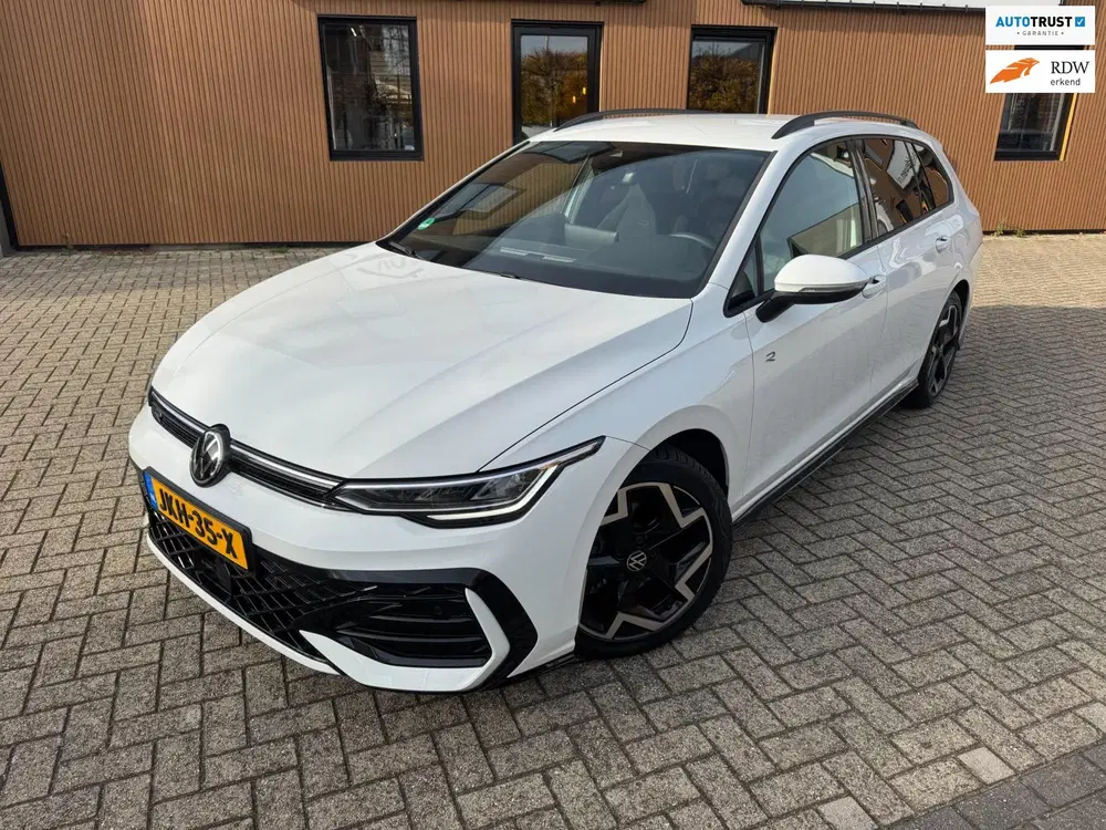 Volkswagen Golf 1.5 TSI R-Line Edition Parkeer Camer uit 2025