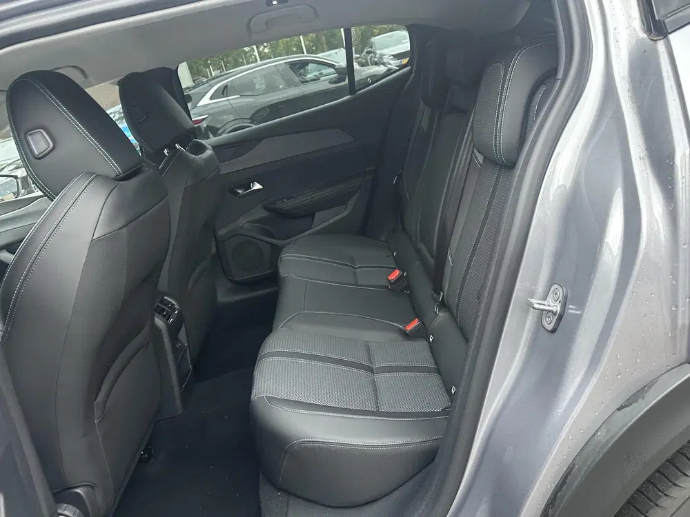 Peugeot 408 Allure 58 kWh SOH 99% uit 2024, foto 13