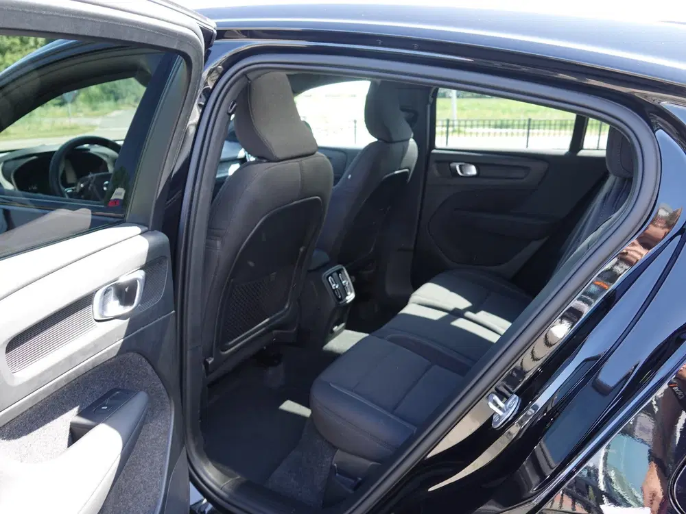 Volvo EC40 Twin Motor Ultra Black Edition 82 kWh SOH uit 2024, foto 9