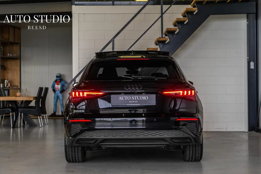 Audi A3 40 TFSI e S line uit 2023, foto 12