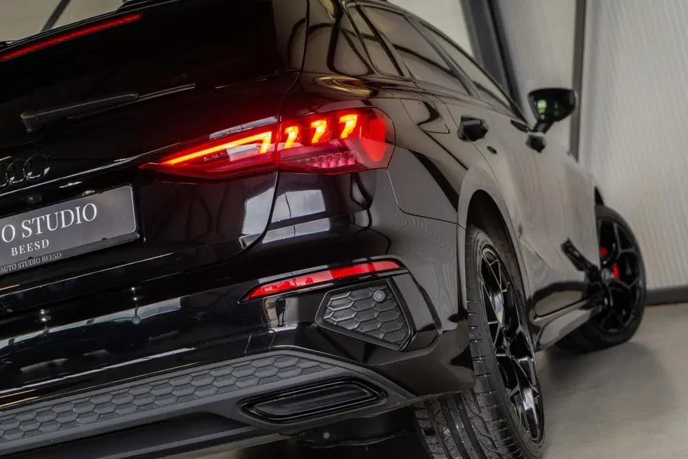Audi A3 40 TFSI e S line uit 2023, foto 13
