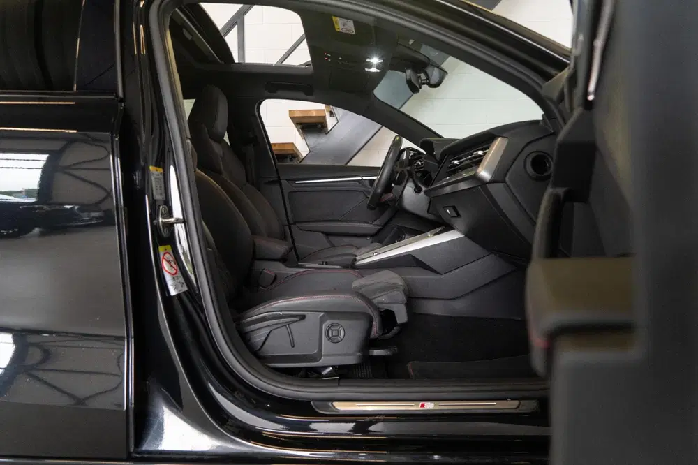 Audi A3 40 TFSI e S line uit 2023, foto 8