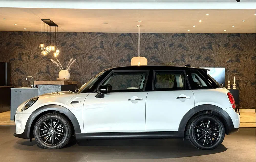 Mini Cooper 1.5 Cooper I Two Tone I Virtual Cockpit I uit 2021, foto 2