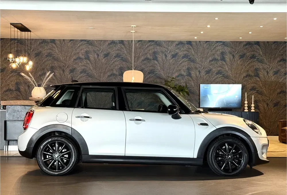 Mini Cooper 1.5 Cooper I Two Tone I Virtual Cockpit I uit 2021, foto 6