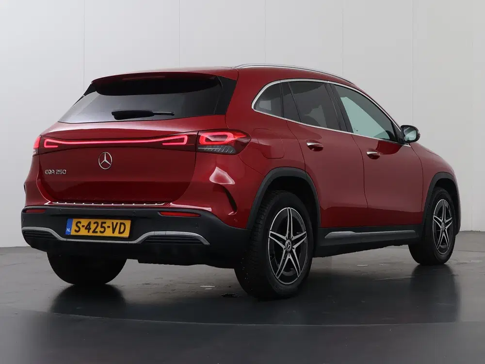 Mercedes-Benz EQA 250 AMG Line 67 kWh uit 2023, foto 2