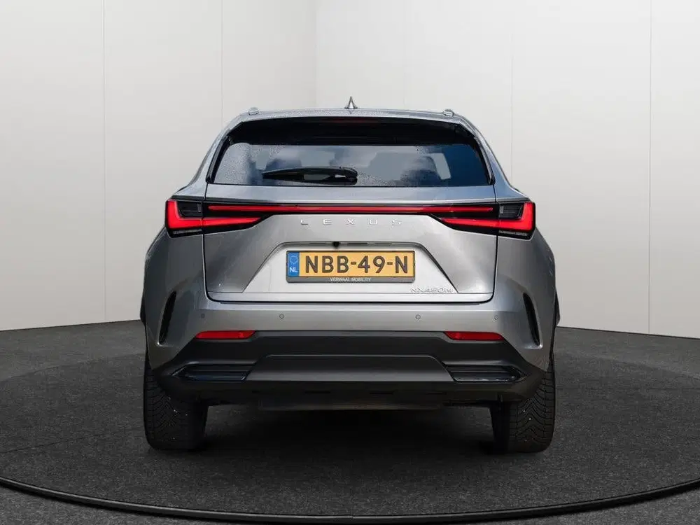 Lexus NX 450h+ AWD Executive Line uit 2024, foto 4