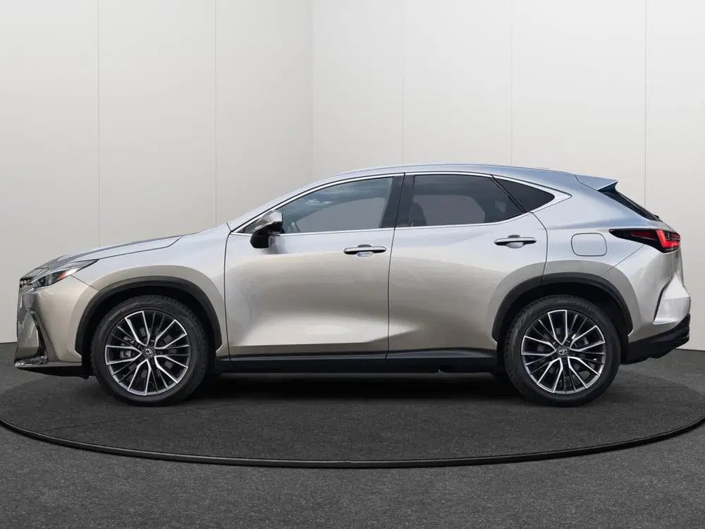 Lexus NX 450h+ AWD Executive Line uit 2024, foto 6