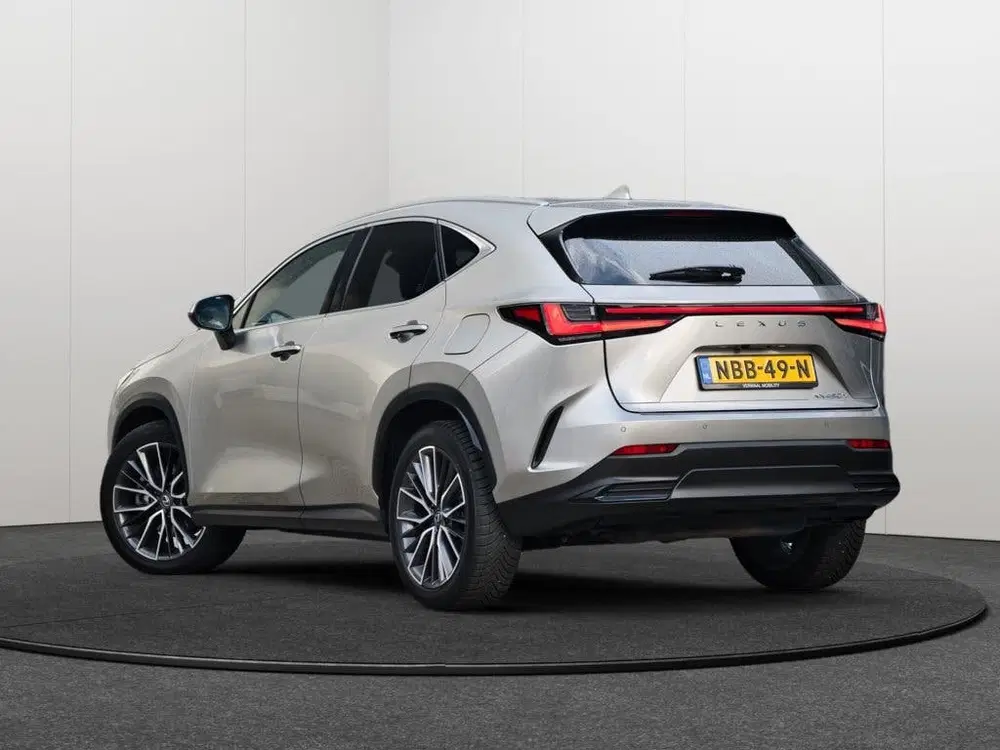 Lexus NX 450h+ AWD Executive Line uit 2024, foto 7