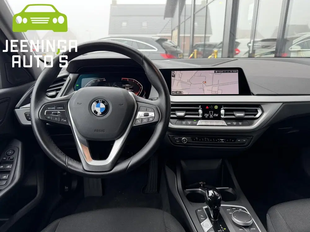 BMW 1-serie 118i Business Edition uit 2022, foto 10