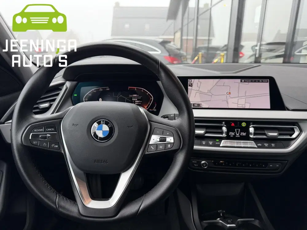 BMW 1-serie 118i Business Edition uit 2022, foto 11