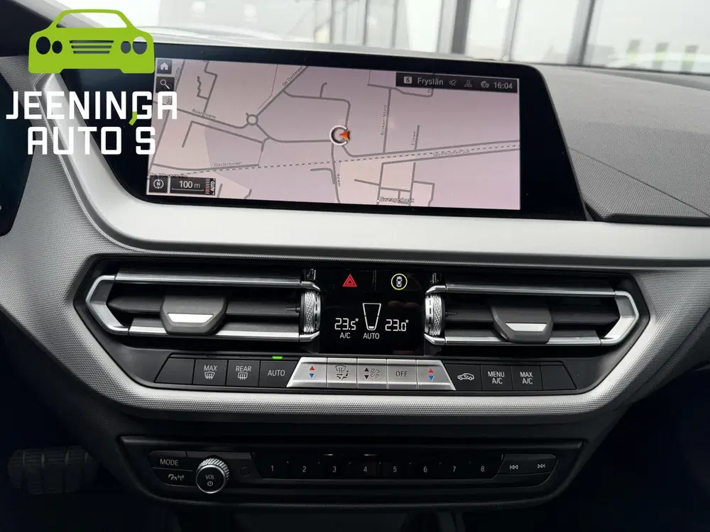 BMW 1-serie 118i Business Edition uit 2022, foto 13