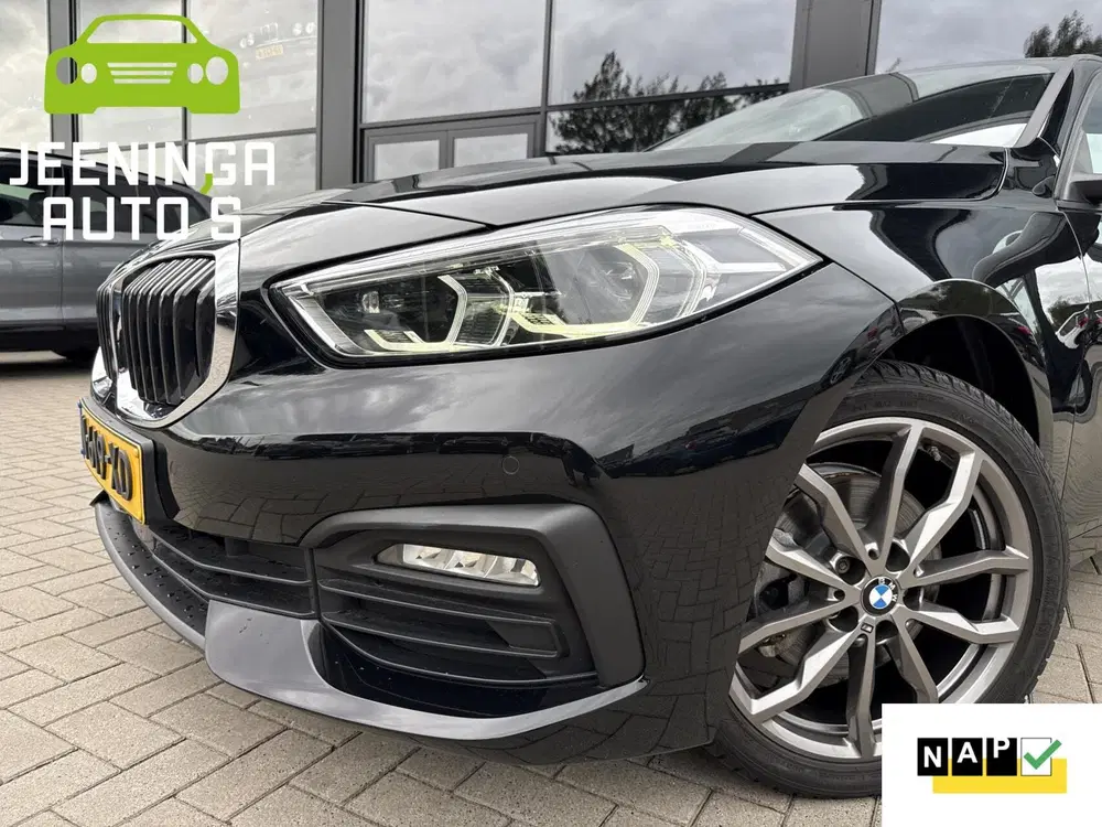 BMW 1-serie 118i Business Edition uit 2022, foto 2