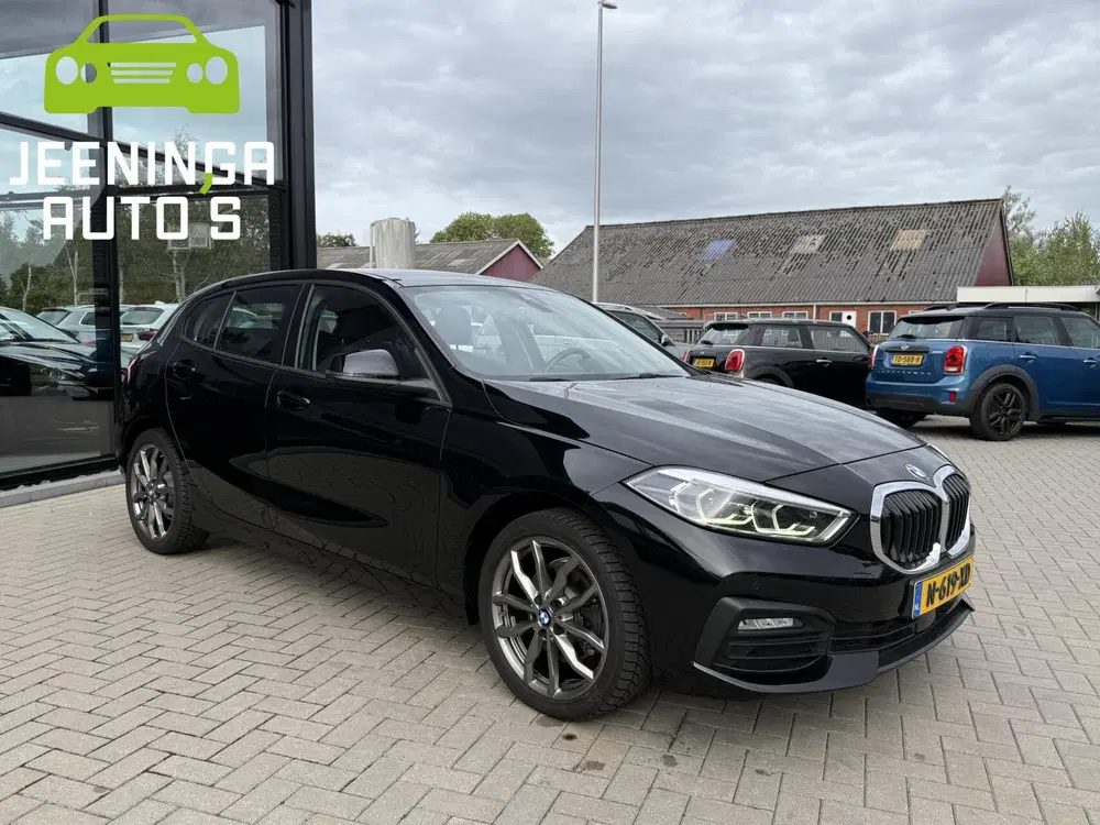 BMW 1-serie 118i Business Edition uit 2022, foto 4