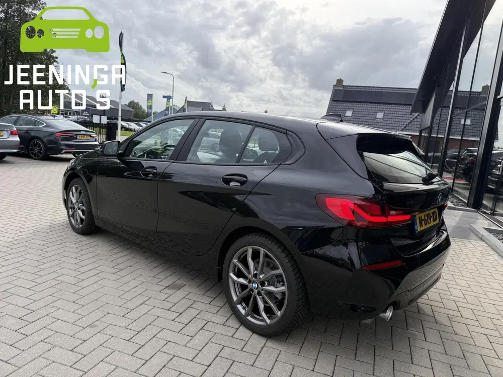 BMW 1-serie 118i Business Edition uit 2022, foto 5