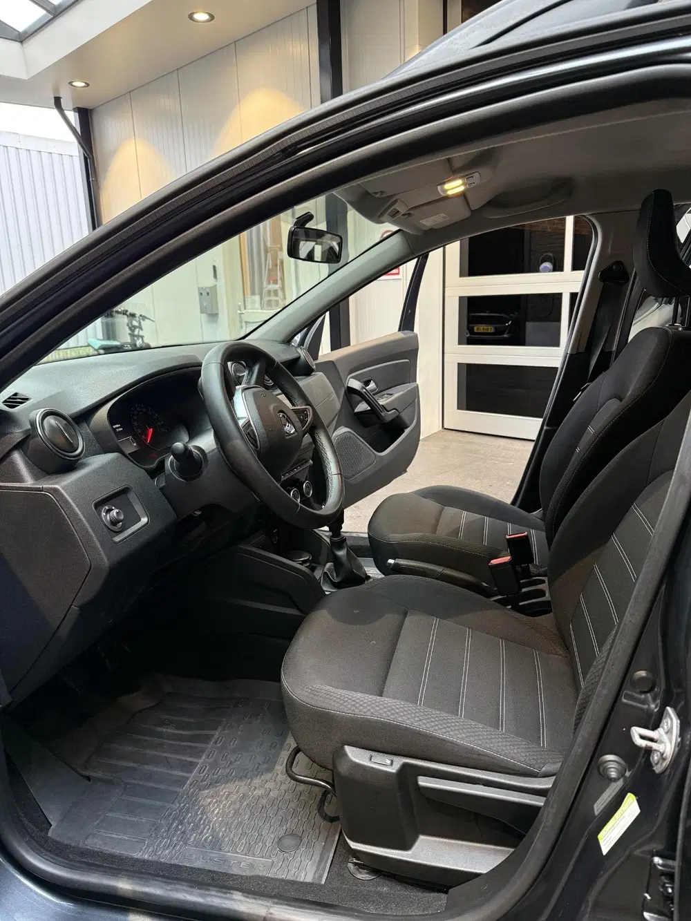 Dacia Duster 1.3 TCe Comfort uit 2022, foto 8