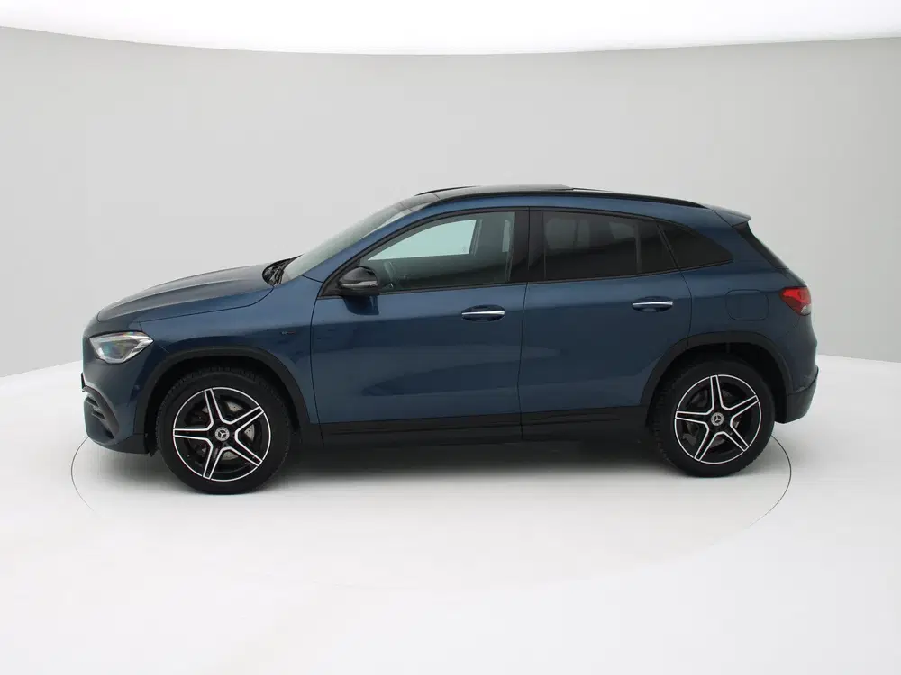 Mercedes-Benz GLA GLA 250 e AMG Pano uit 2020, foto 2