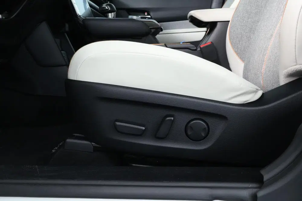 Mazda MX-30 e-SkyActiv 145 Luxury 36 kWh uit 2020, foto 12