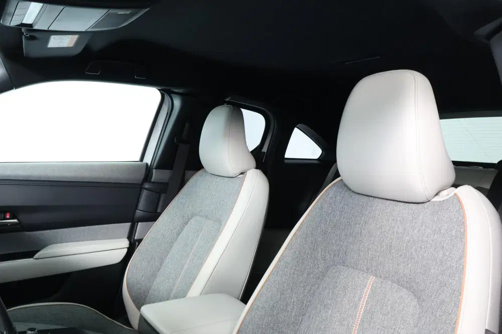 Mazda MX-30 e-SkyActiv 145 Luxury 36 kWh uit 2020, foto 13