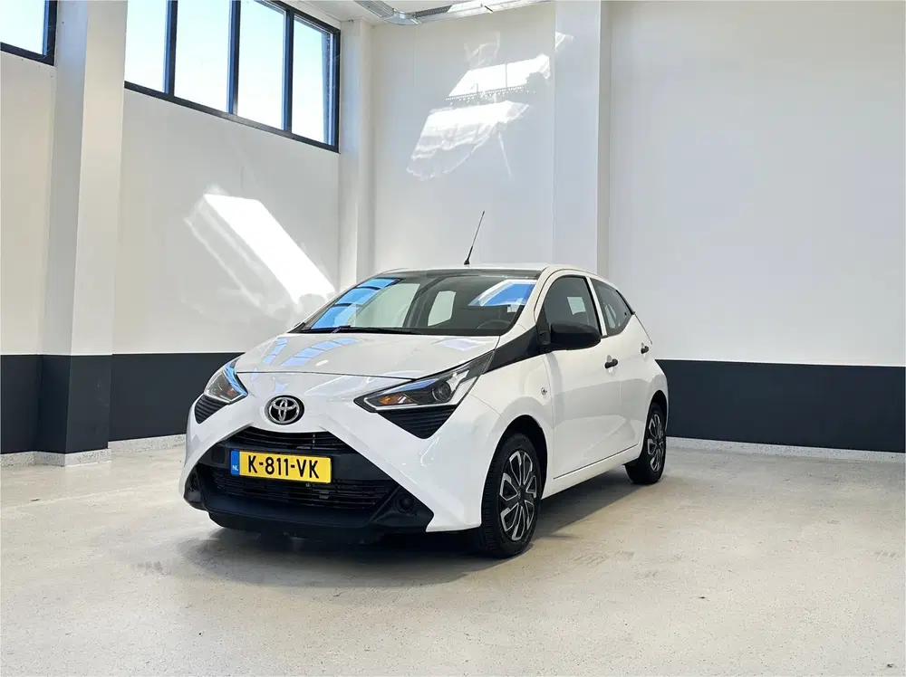 Toyota Aygo 1.0 VVT-i x-fun uit 2021, foto 2