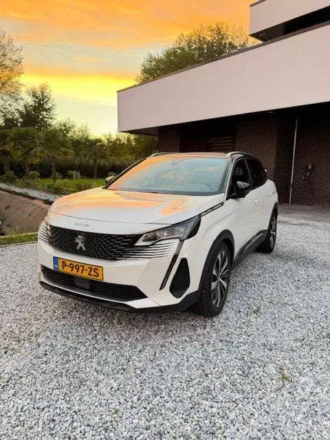 Peugeot 3008 1.6 Plug-in Hybrid4 300pk E 2021 paarlemoe uit 2021
