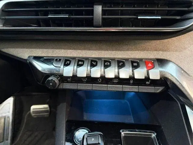 Peugeot 3008 1.6 Plug-in Hybrid4 300pk E 2021 paarlemoe uit 2021, foto 10