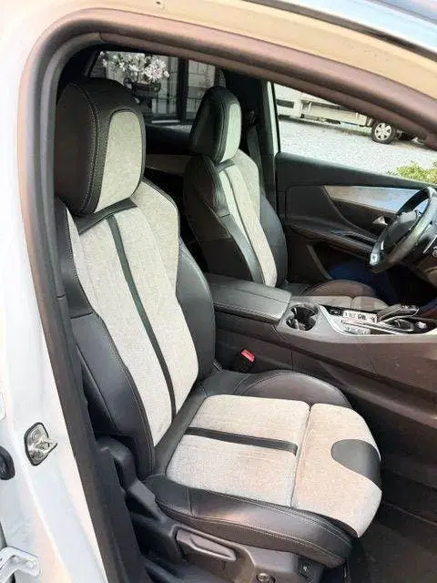 Peugeot 3008 1.6 Plug-in Hybrid4 300pk E 2021 paarlemoe uit 2021, foto 8