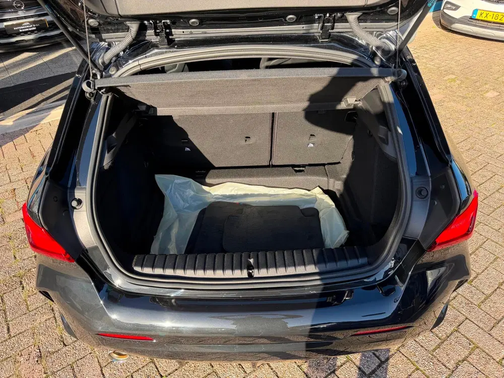 BMW 1-serie 118i Executive Edition 2020 AUT NAVI NAP 1 uit 2020, foto 12