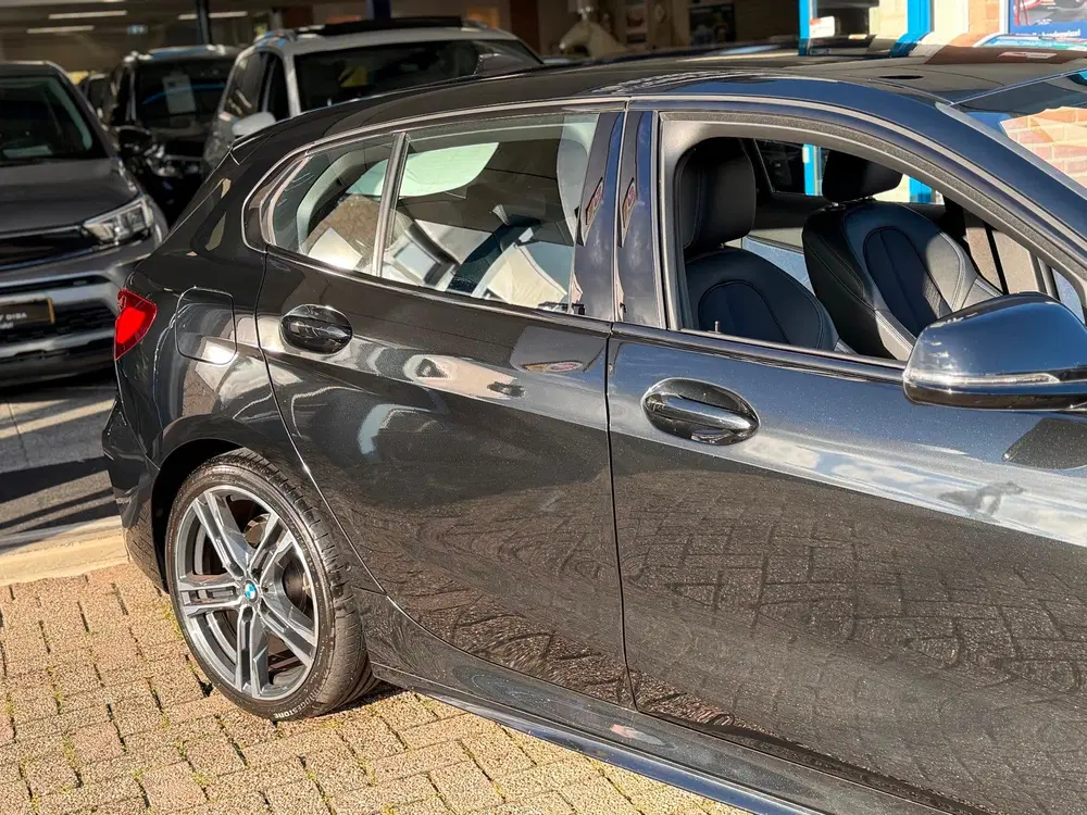 BMW 1-serie 118i Executive Edition 2020 AUT NAVI NAP 1 uit 2020, foto 14