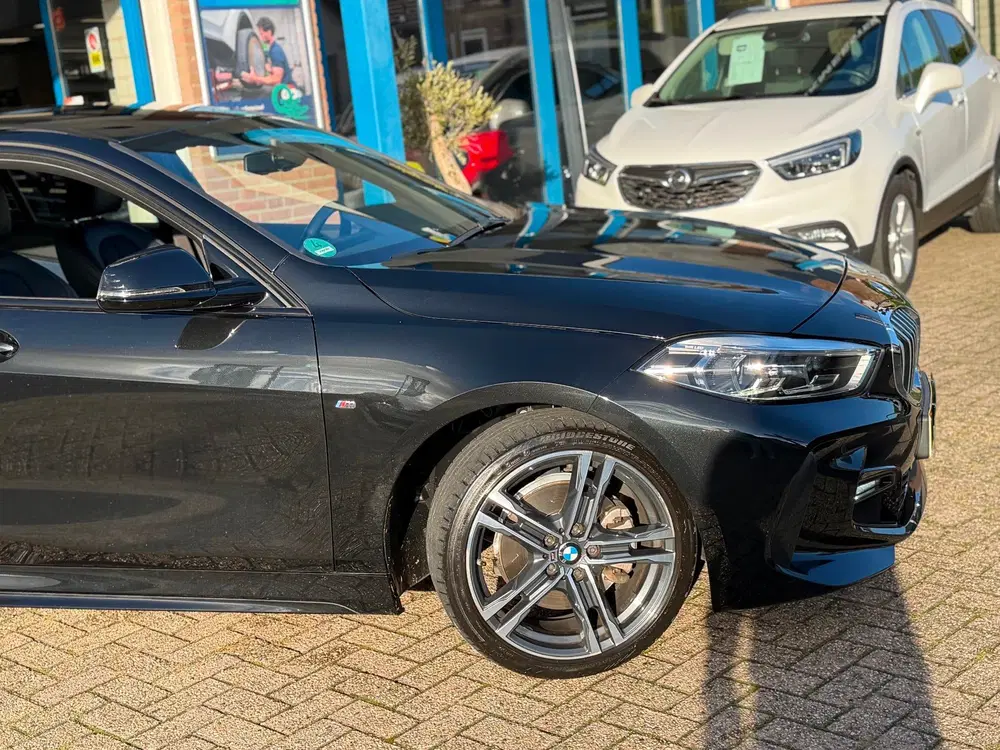 BMW 1-serie 118i Executive Edition 2020 AUT NAVI NAP 1 uit 2020, foto 15