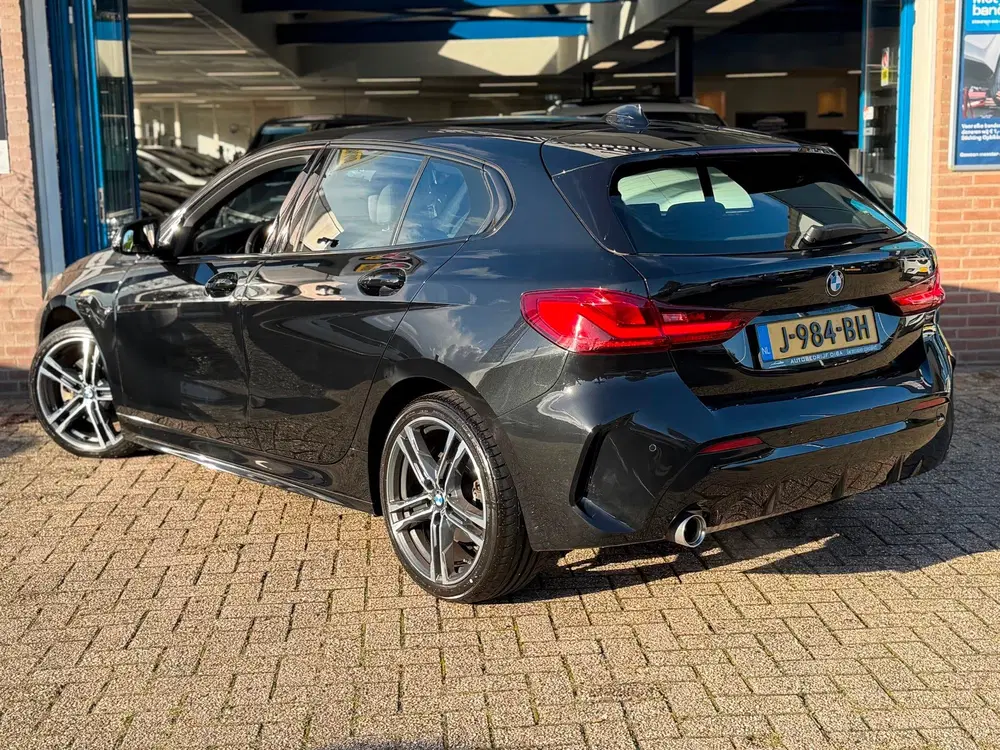 BMW 1-serie 118i Executive Edition 2020 AUT NAVI NAP 1 uit 2020, foto 3