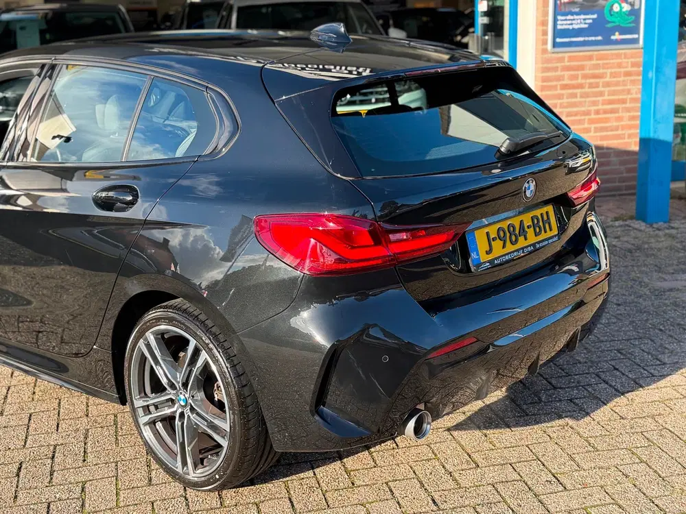 BMW 1-serie 118i Executive Edition 2020 AUT NAVI NAP 1 uit 2020, foto 4